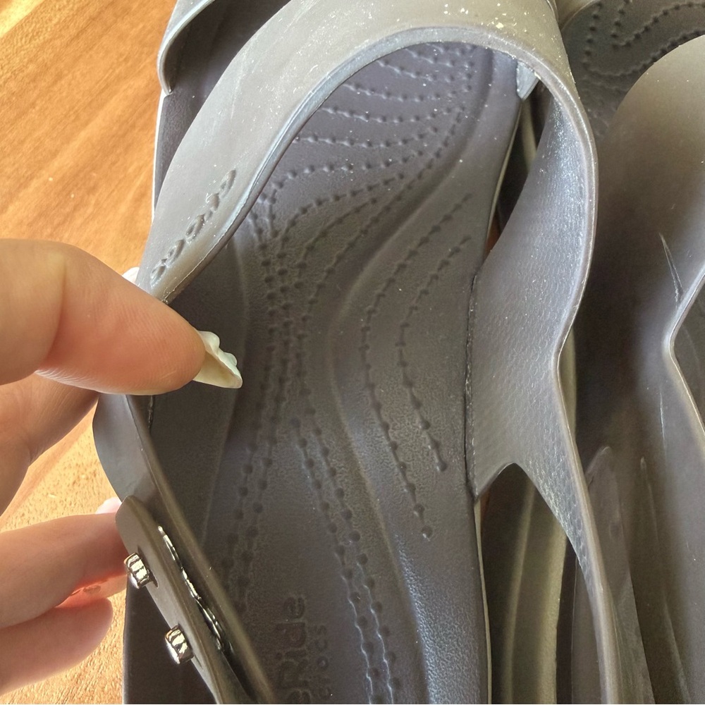 CROCS Women's Brooklyn Low Wedge Sandals - Picture 14 of 14